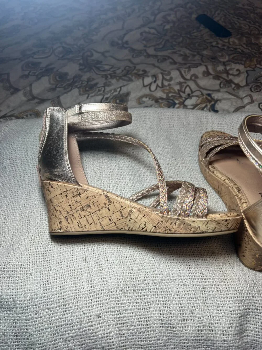 Self Esteem Girls Rose Gold Glitter Cork Wedge Sandals Size 3 – Worn Once – EUC